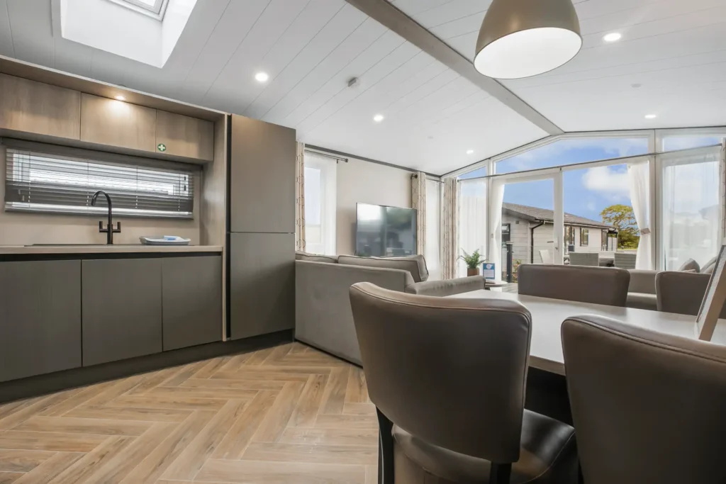 Kitchen and dining area in Single Lodge 13